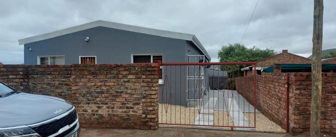 Ferienwohnung Tj Self-Catering Graaff-Reinet Exterior foto