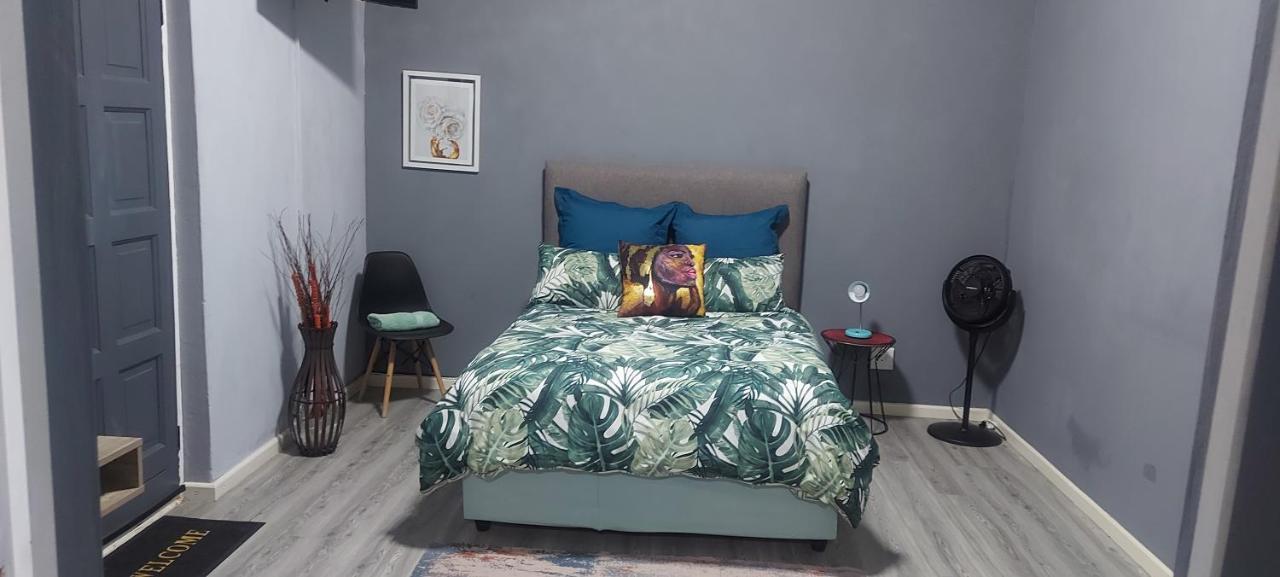 Ferienwohnung Tj Self-Catering Graaff-Reinet Zimmer foto