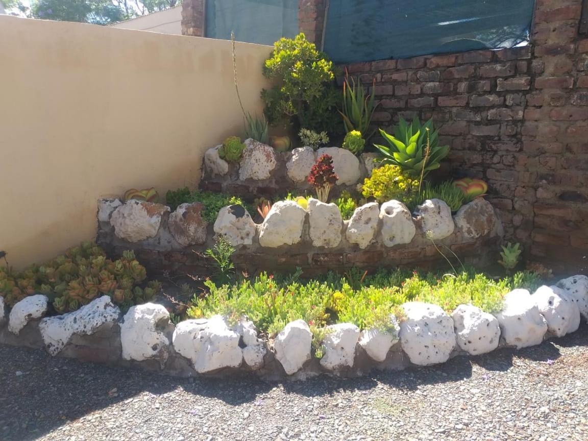 Ferienwohnung Tj Self-Catering Graaff-Reinet Zimmer foto